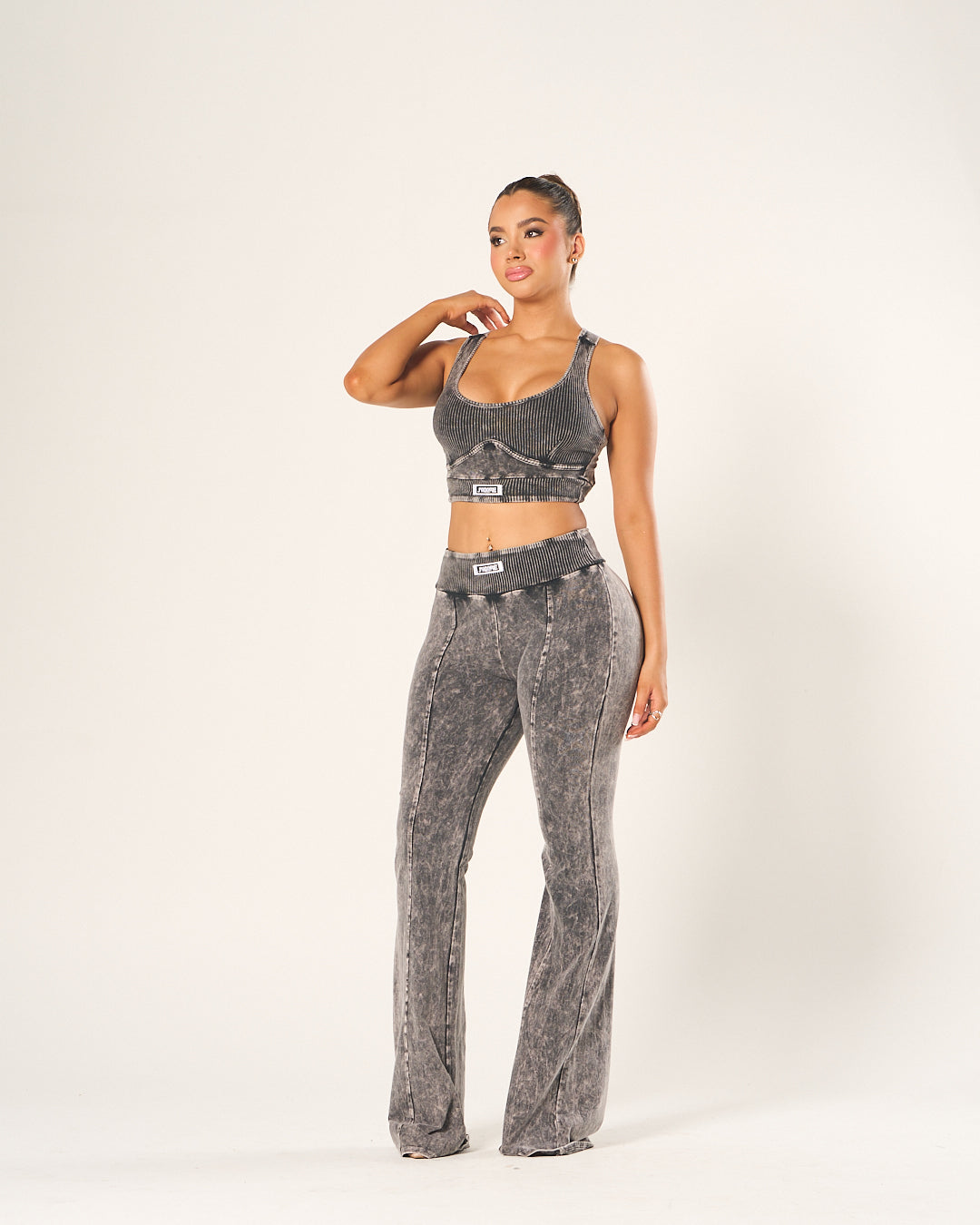 Gray Super Stretch Set with Shaping Effect and Color in Acid Wash
